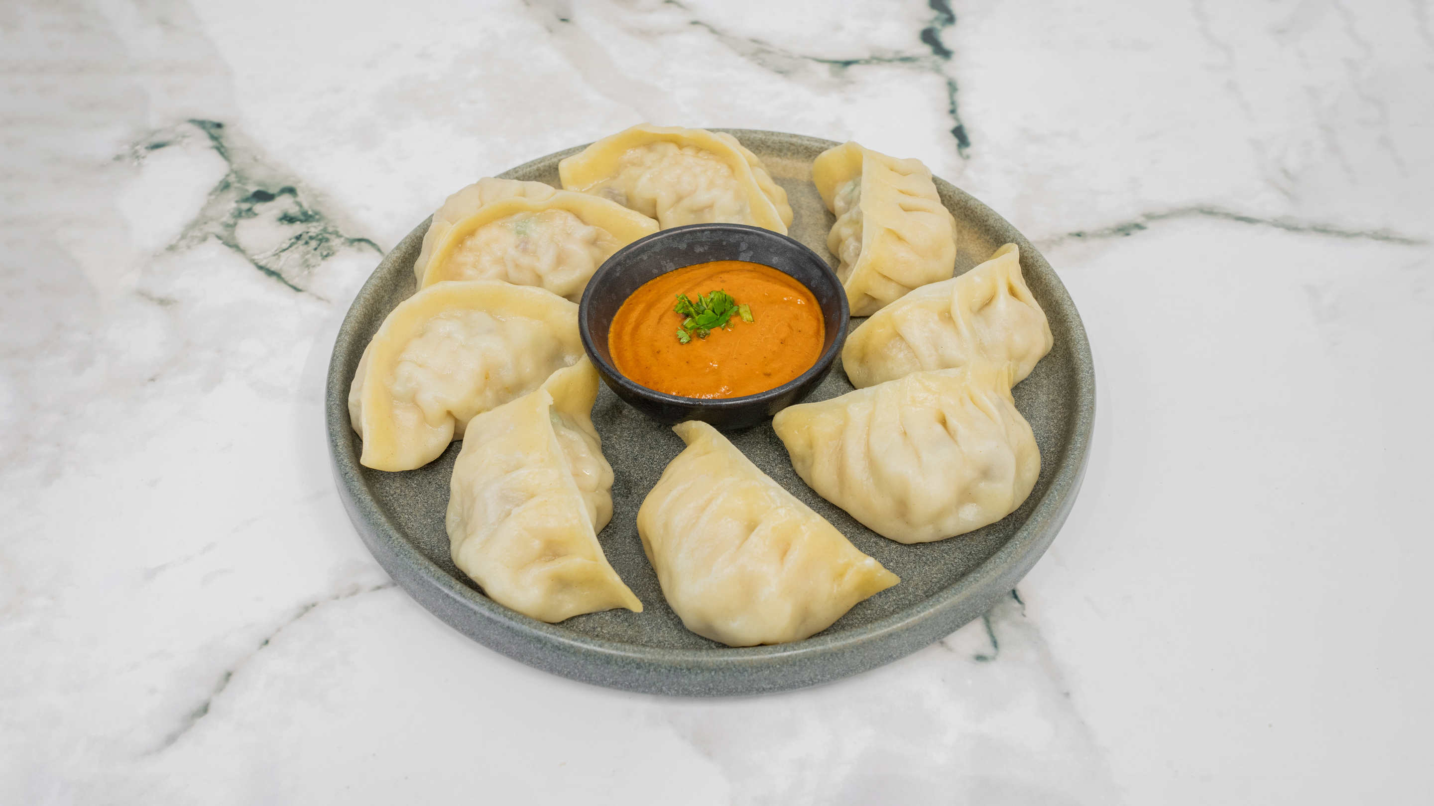 Chicken momo with poulet halal